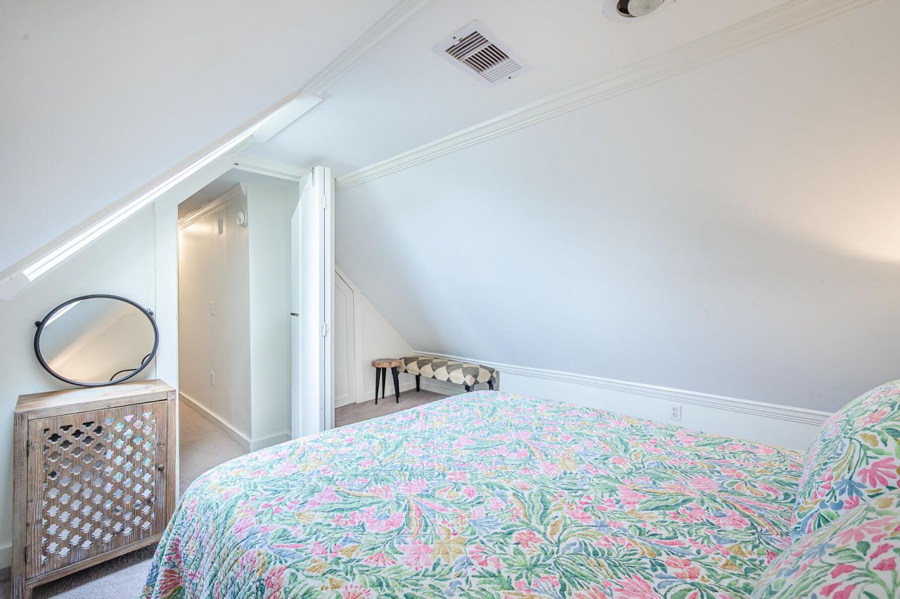 425 King Street Photo 52