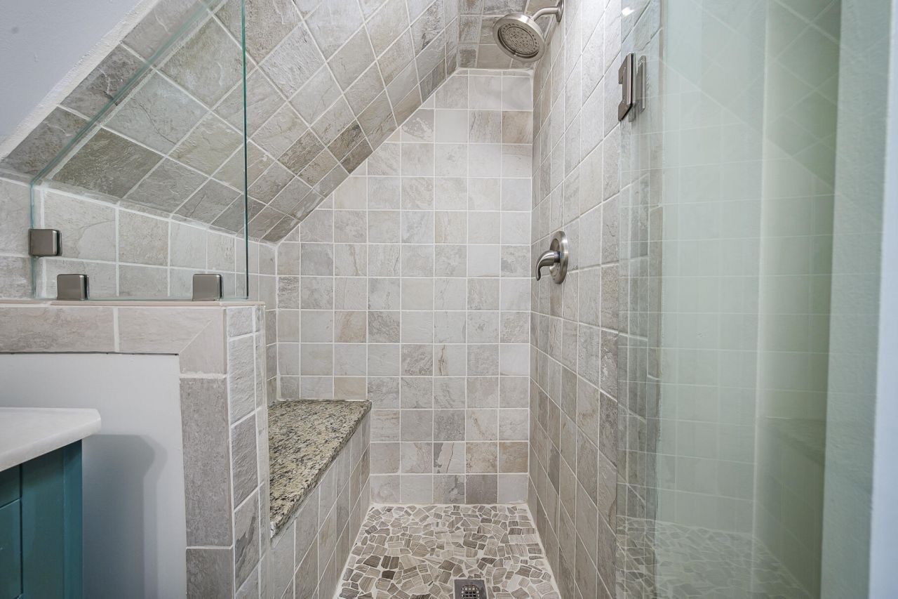 425 King Street Photo 54