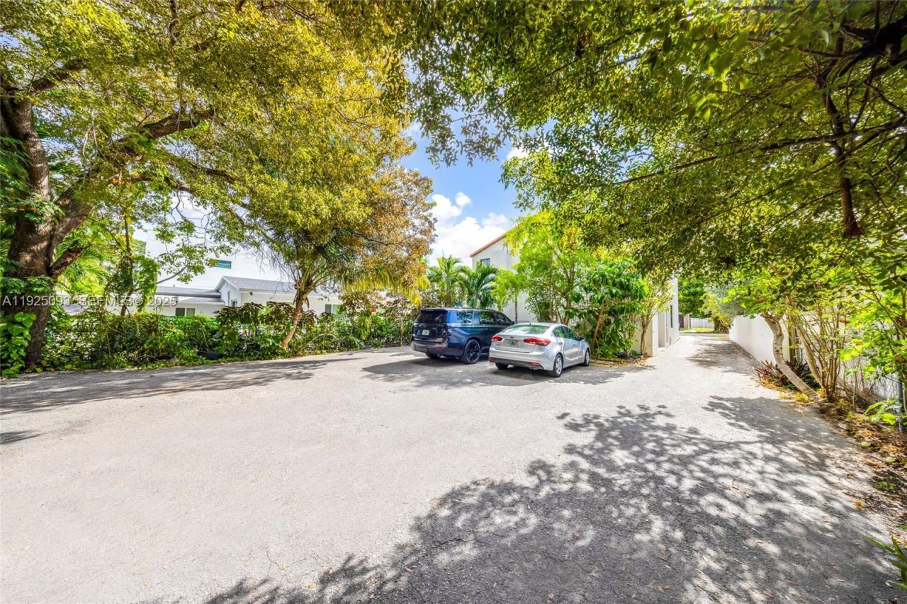 3453 SW 23rd Ter, Unit 1, Miami, FL 33145 Photo