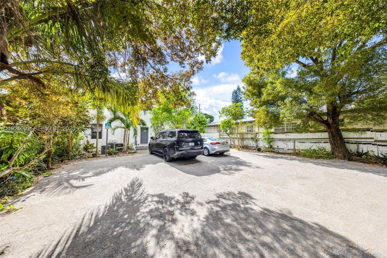 3453 SW 23rd Ter, Unit 1, Miami, FL 33145 Photo