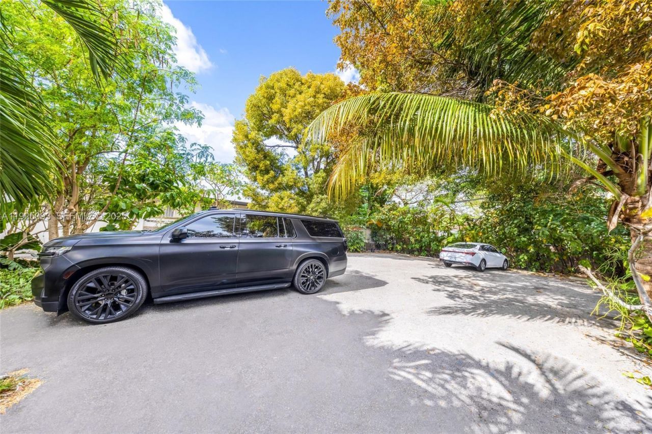 3453 SW 23rd Ter, Unit 1, Miami, FL 33145 Photo