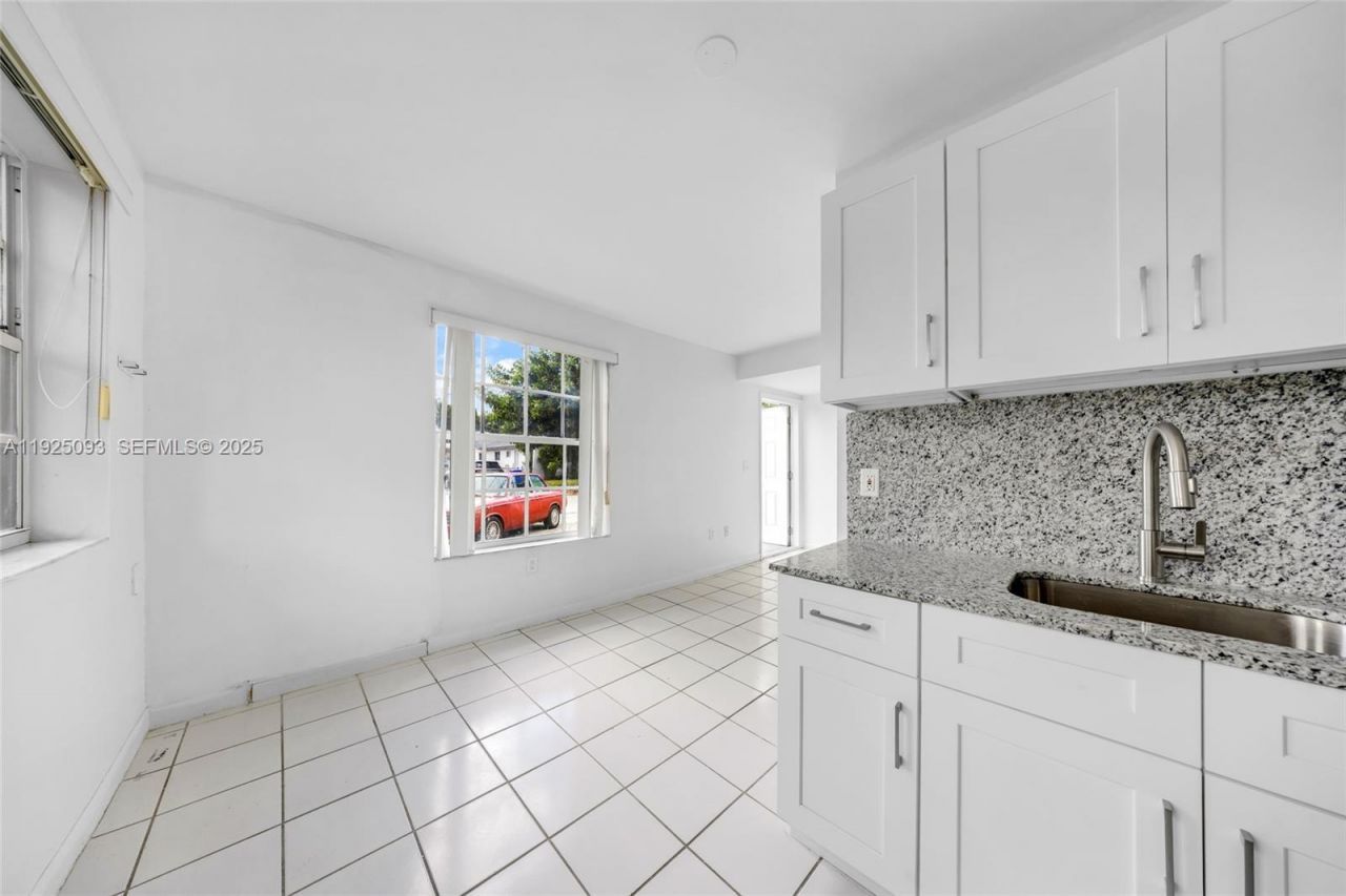 3453 SW 23rd Ter, Unit 1, Miami, FL 33145 Photo