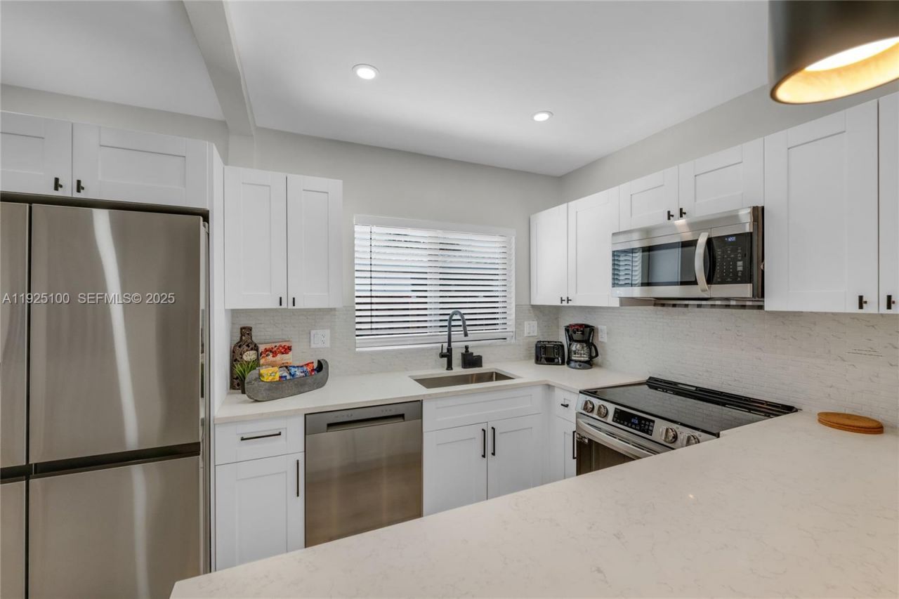 1204 NE 7th St, Pompano Beach, FL 33060 Photo