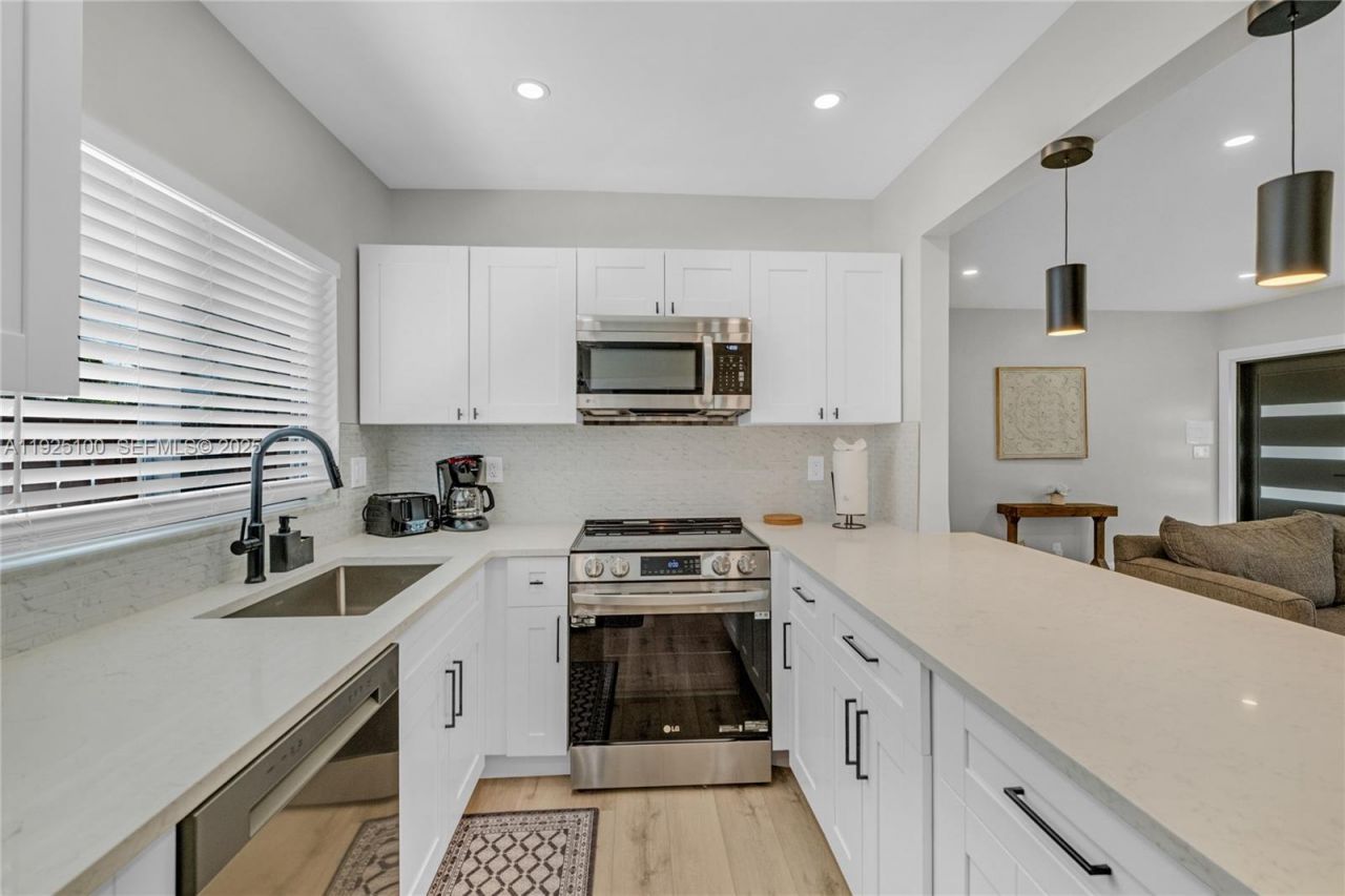 1204 NE 7th St, Pompano Beach, FL 33060 Photo