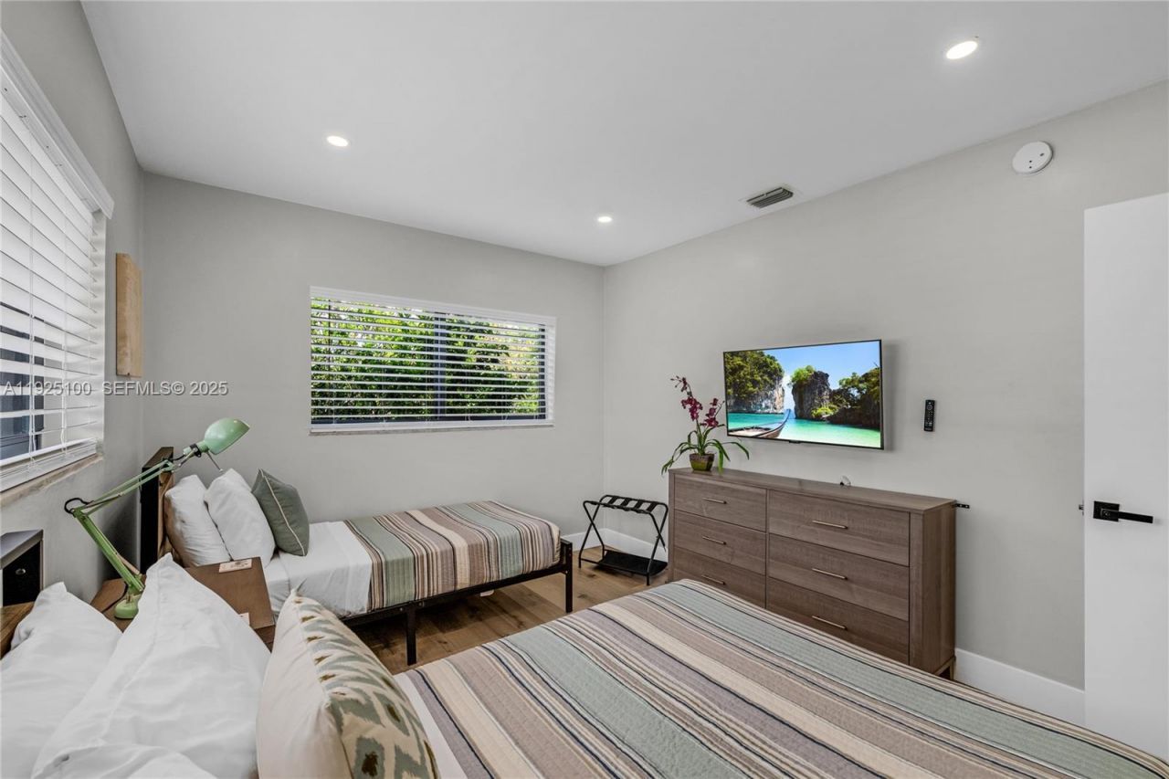 1204 NE 7th St, Pompano Beach, FL 33060 Photo