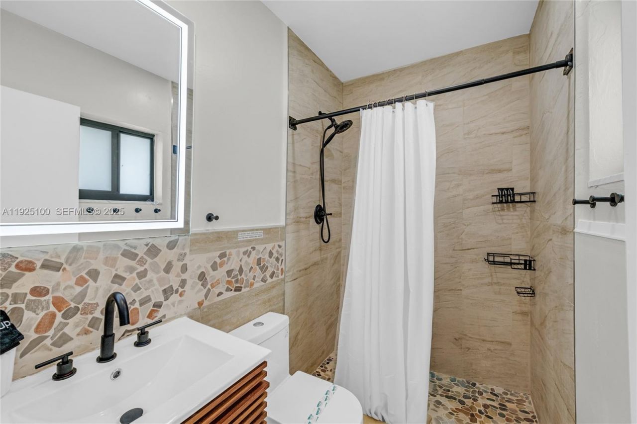 1204 NE 7th St, Pompano Beach, FL 33060 Photo