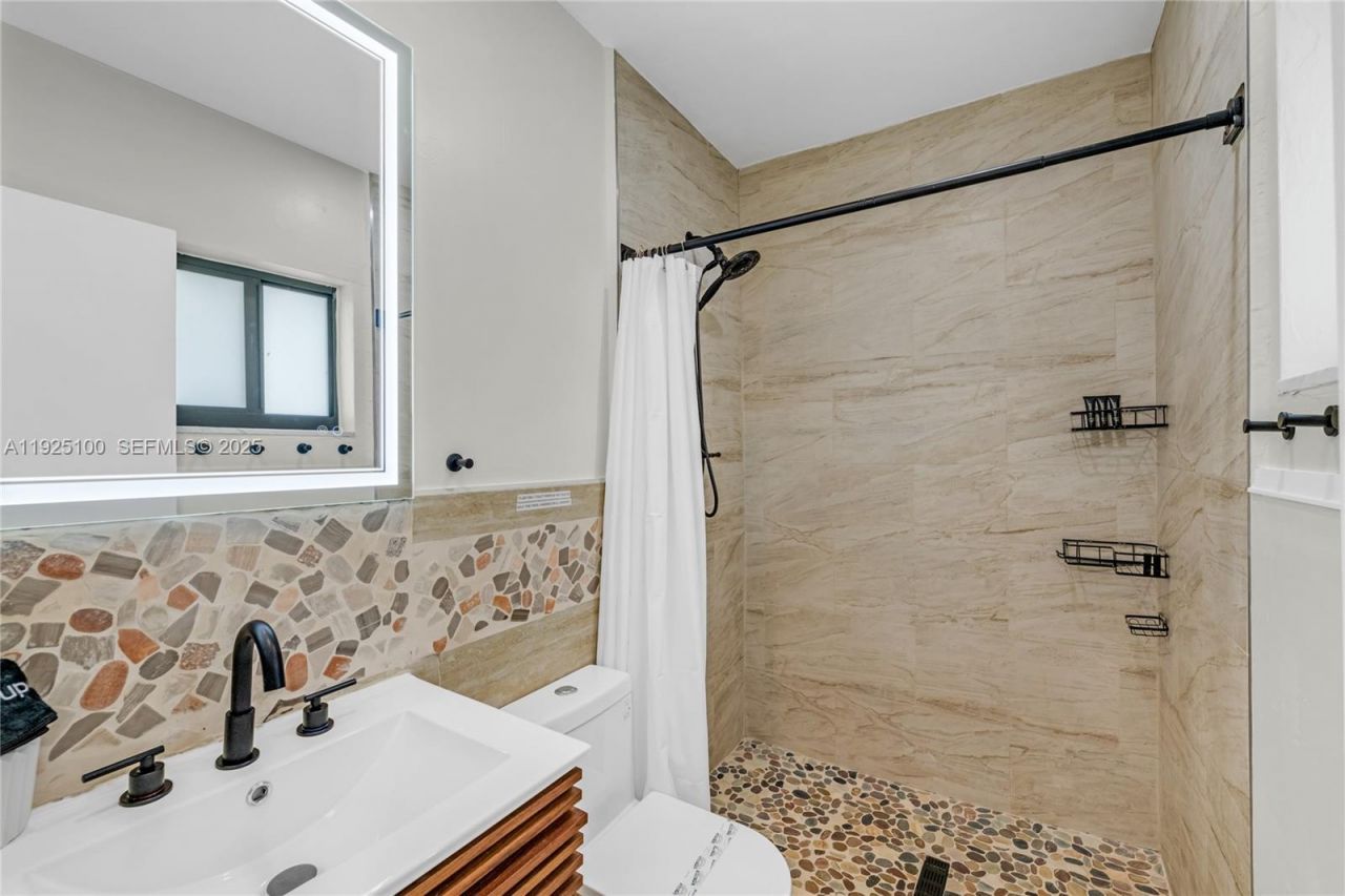 1204 NE 7th St, Pompano Beach, FL 33060 Photo