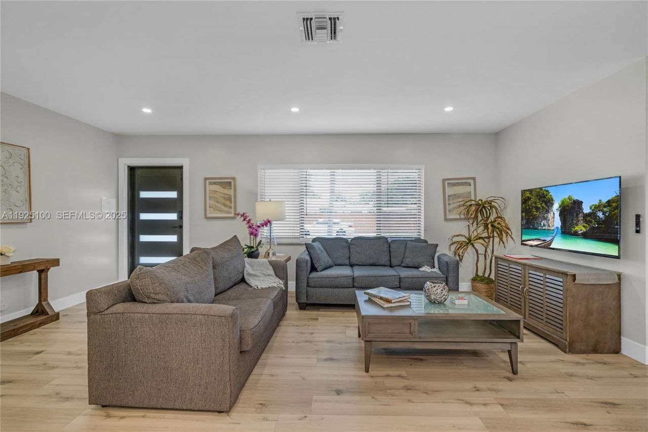 1204 NE 7th St, Pompano Beach, FL 33060 Photo