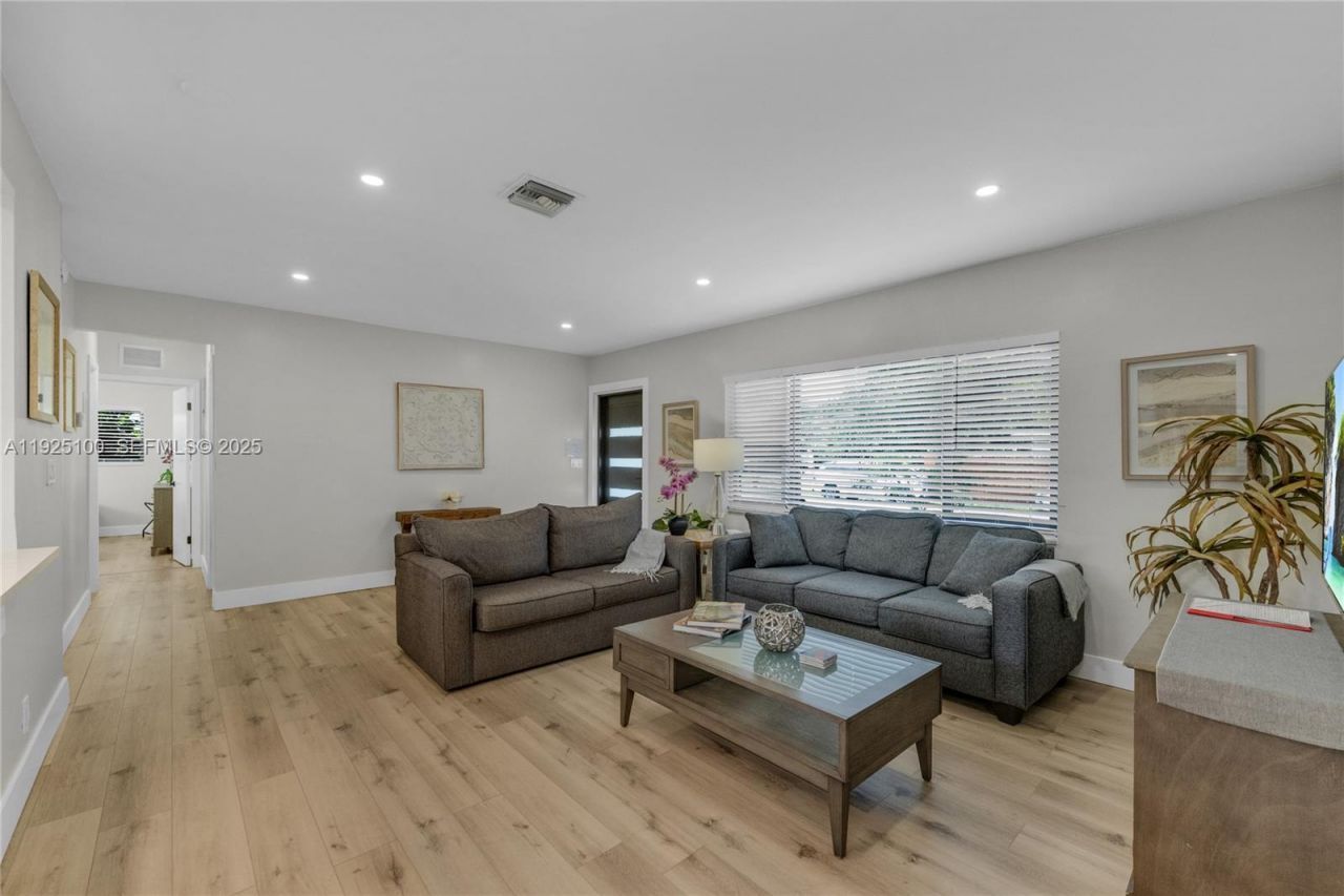 1204 NE 7th St, Pompano Beach, FL 33060 Photo