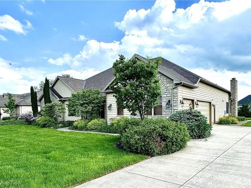 6470 Aberdeen Lane, Medina, OH 44256 Photo 2