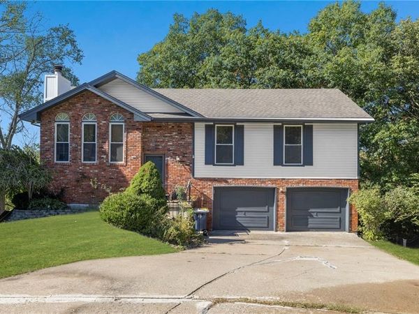 5826 N Delta Avenue, Kansas City, MO 64151