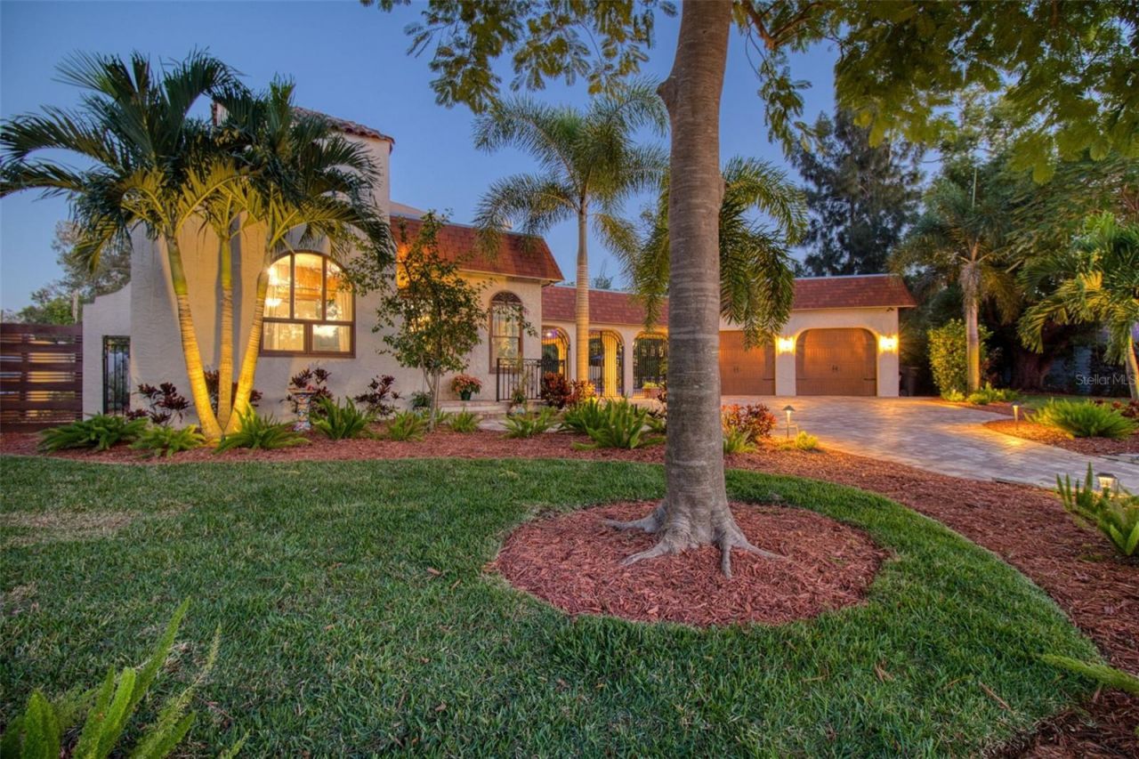 2037 Broadway, Clearwater, FL 33755 Main Photo