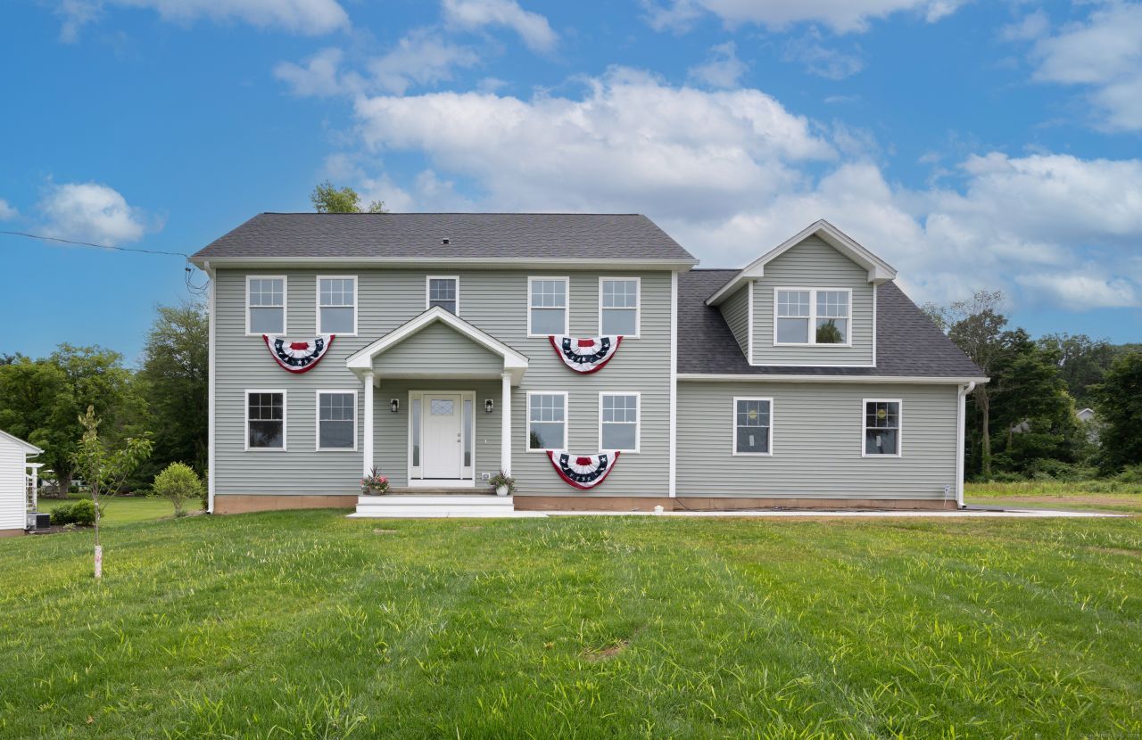 886 East, Middletown, CT 06457 Main Photo