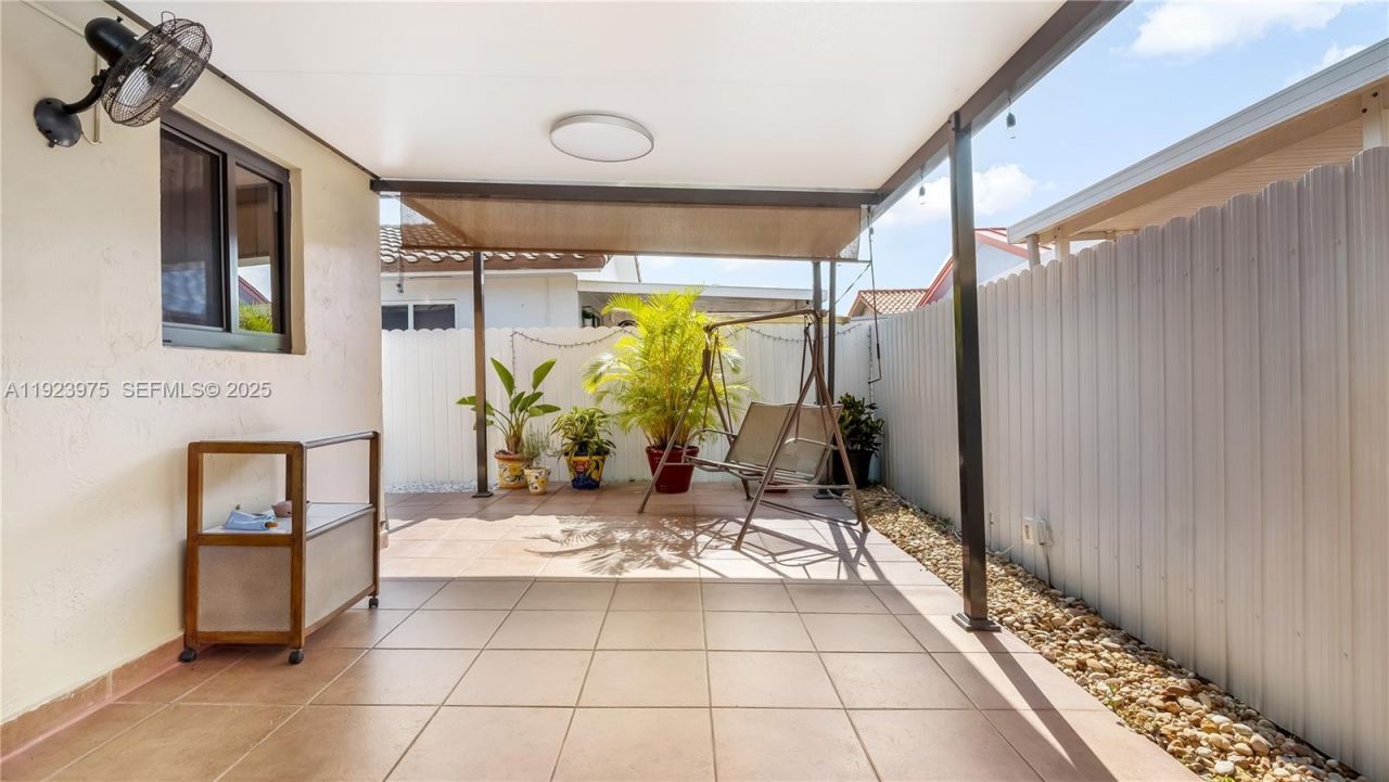 2549 W 72nd Pl, Hialeah, FL 33016 Photo