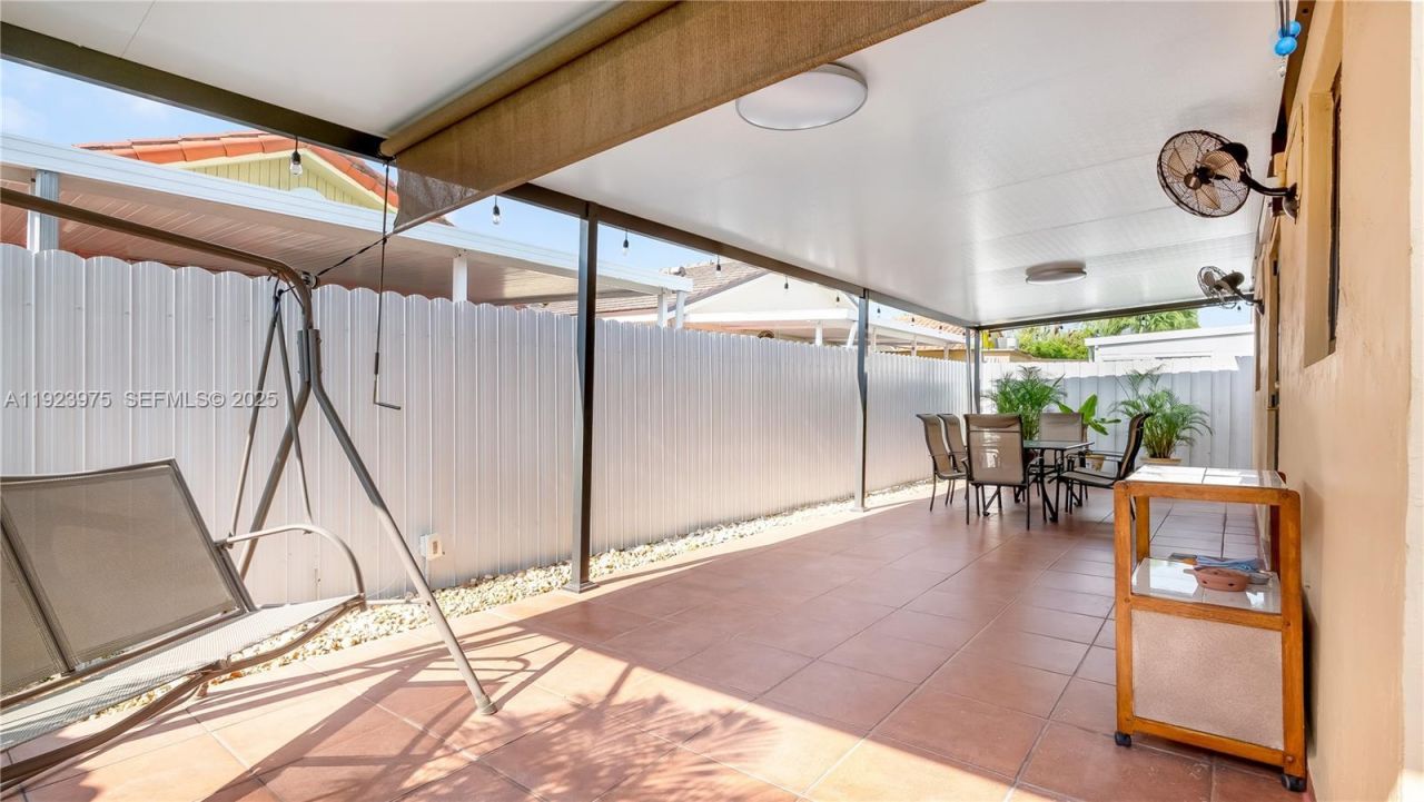 2549 W 72nd Pl, Hialeah, FL 33016 Photo