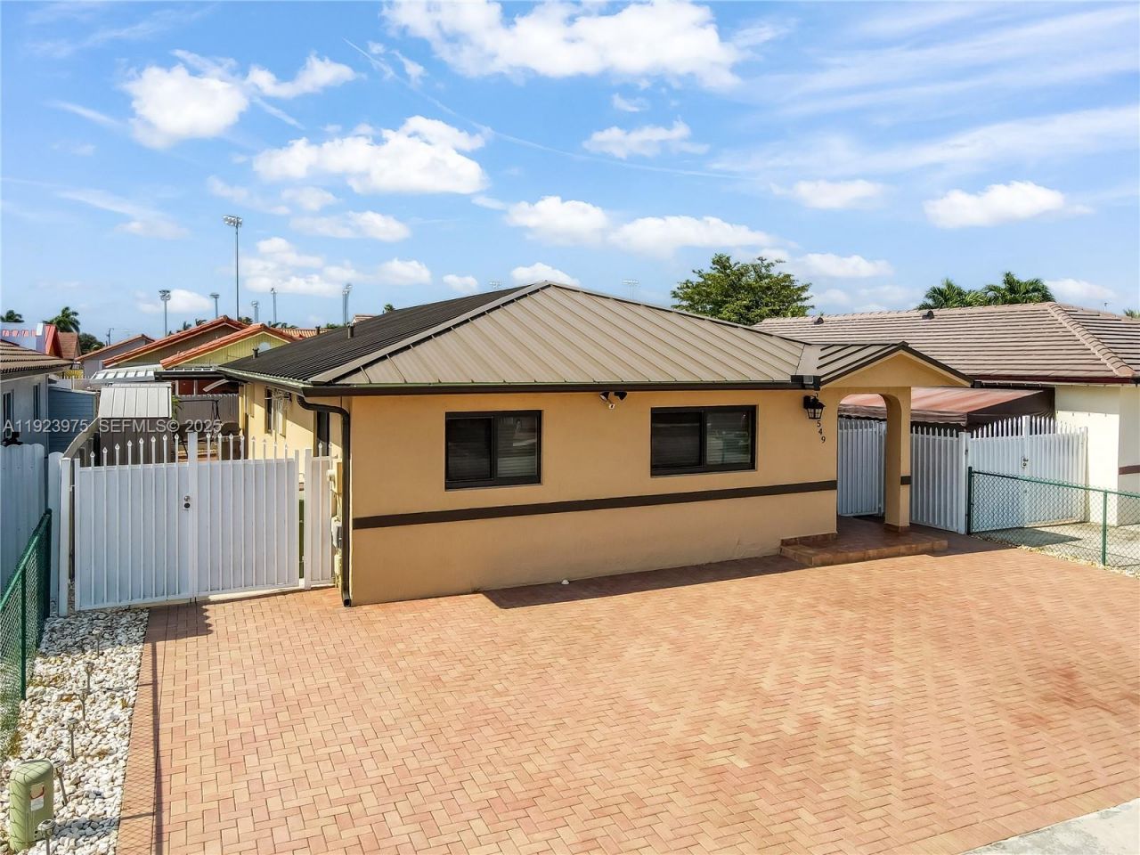 2549 W 72nd Pl, Hialeah, FL 33016 Photo