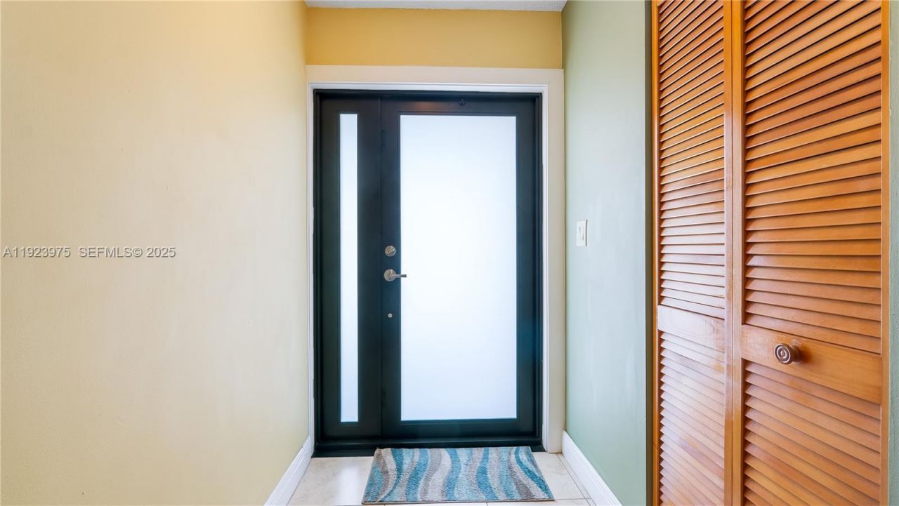 2549 W 72nd Pl, Hialeah, FL 33016 Photo