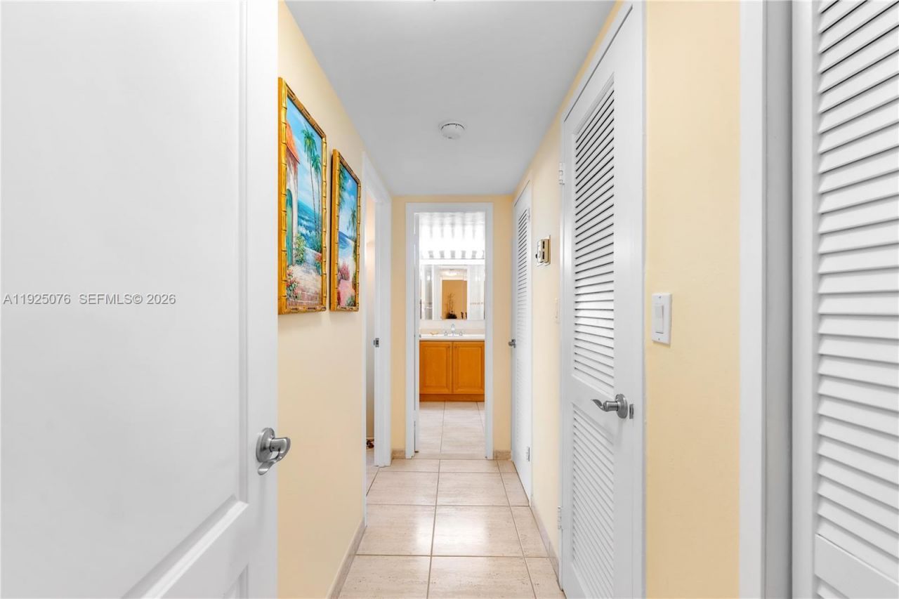 3180 S Ocean Dr, Unit 1012, Hallandale Beach, FL 33009 Photo