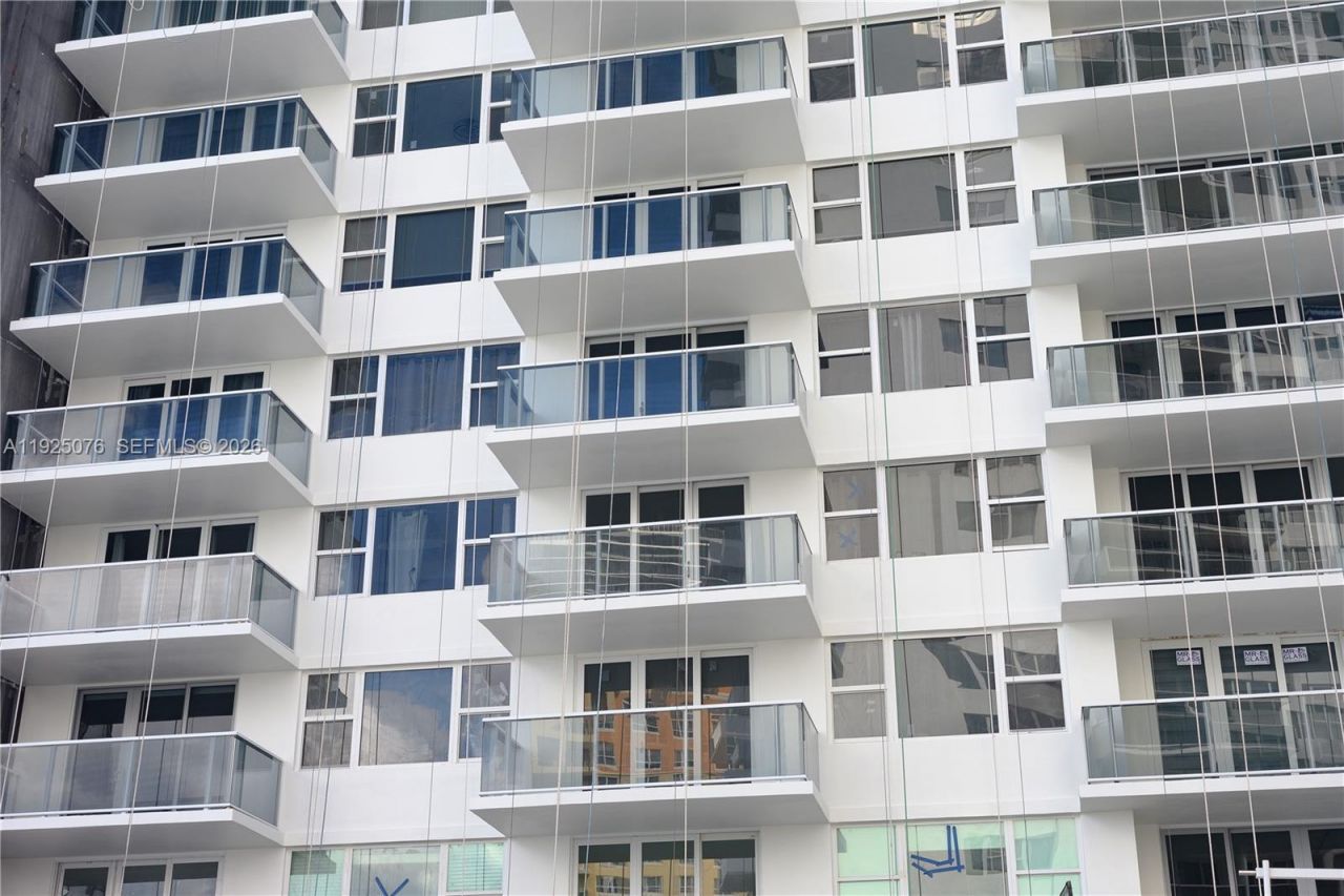 3180 S Ocean Dr, Unit 1012, Hallandale Beach, FL 33009 Photo