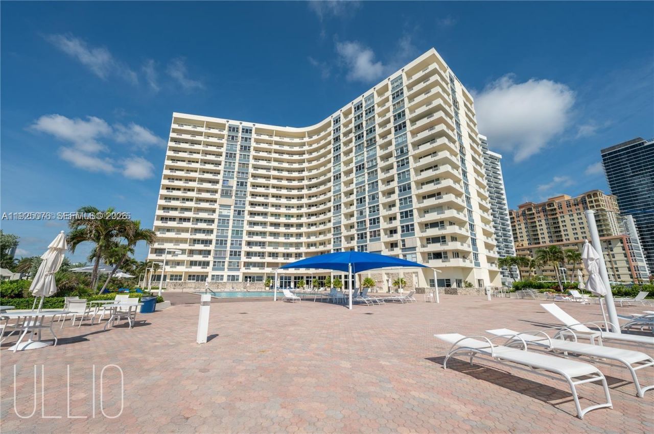 3180 S Ocean Dr, Unit 1012, Hallandale Beach, FL 33009 Photo