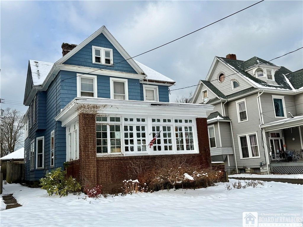 425 Washington Avenue, Dunkirk, NY 14048 Main Photo