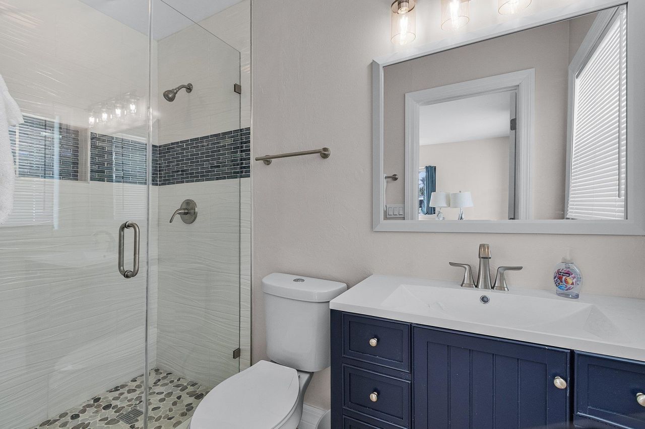 1543 San Carlos Bay Dr, Sanibel, FL 00000 Photo