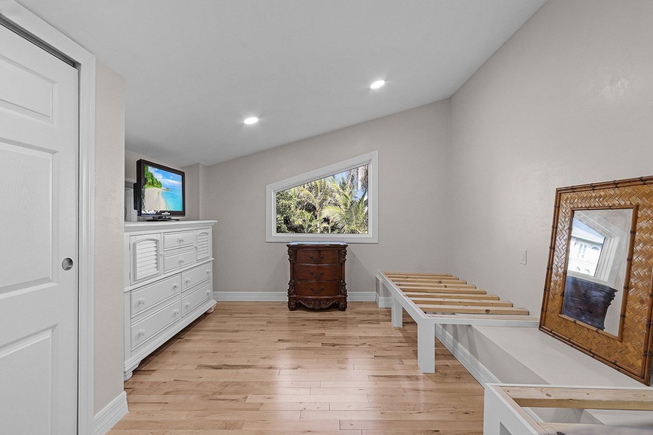 1543 San Carlos Bay Dr, Sanibel, FL 00000 Photo