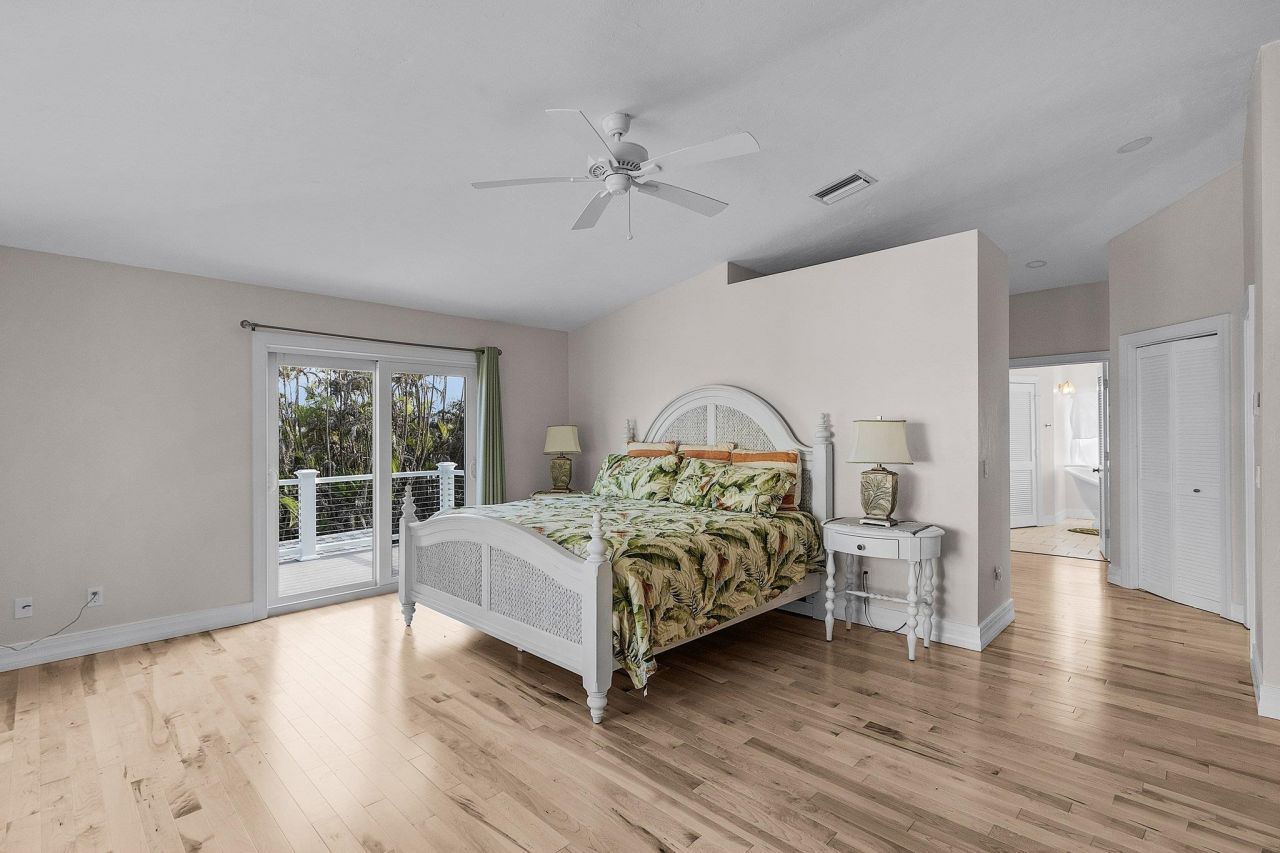 1543 San Carlos Bay Dr, Sanibel, FL 00000 Photo