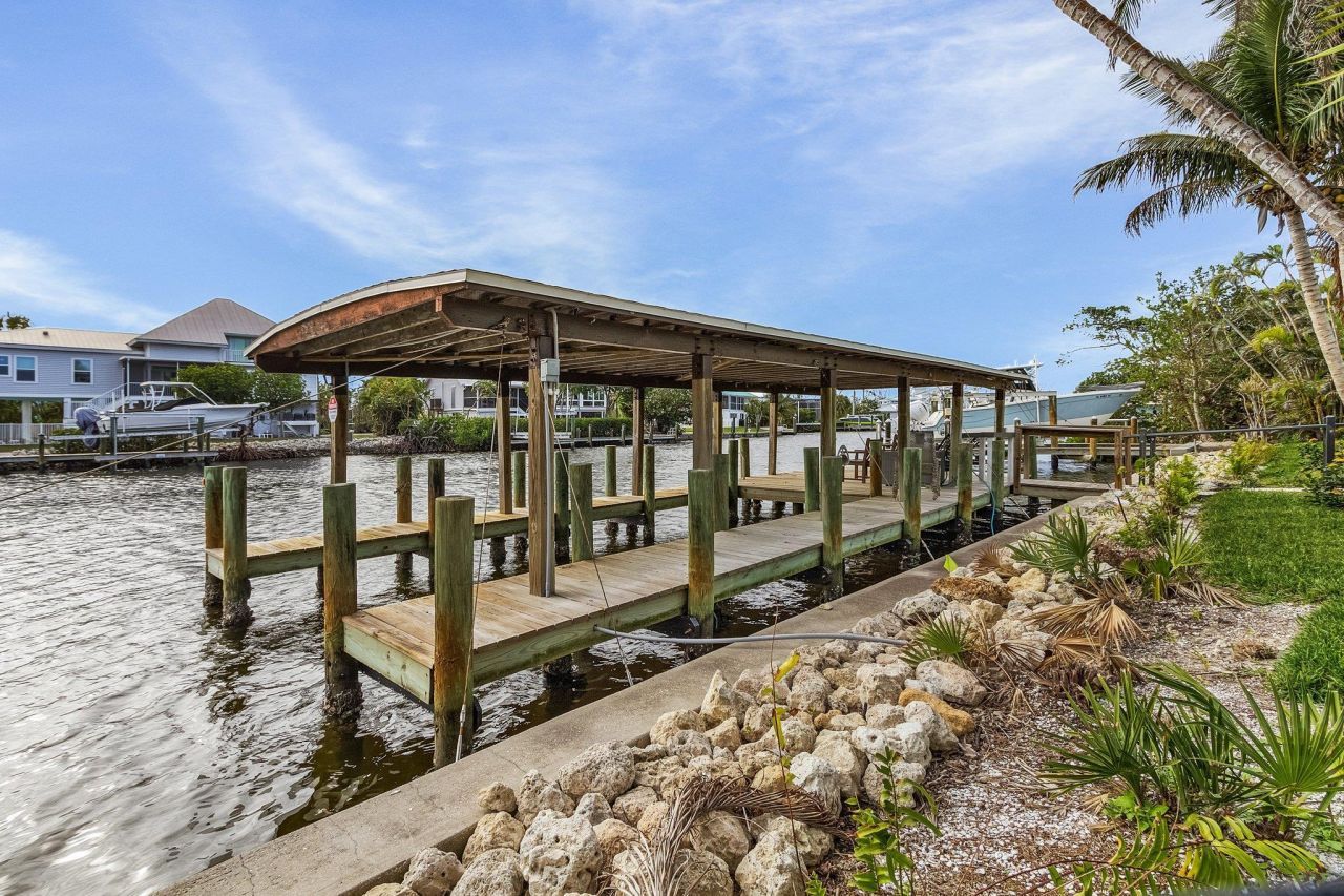 1543 San Carlos Bay Dr, Sanibel, FL 00000 Photo