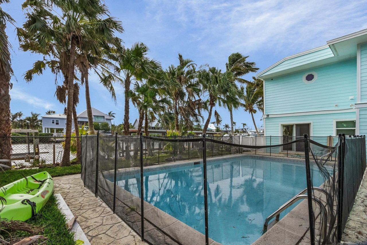 1543 San Carlos Bay Dr, Sanibel, FL 00000 Photo