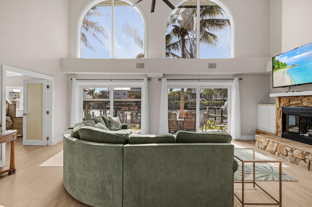 1543 San Carlos Bay Dr, Sanibel, FL 00000 Photo