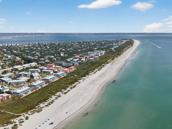 827 E Gulf Dr, Unit L2, Sanibel, FL 33957