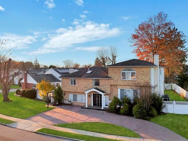 64 Fox Place, Hicksville, NY 11801