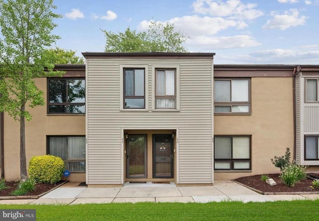 44 Ashley Court, Marlton, NJ 08053 Main Photo