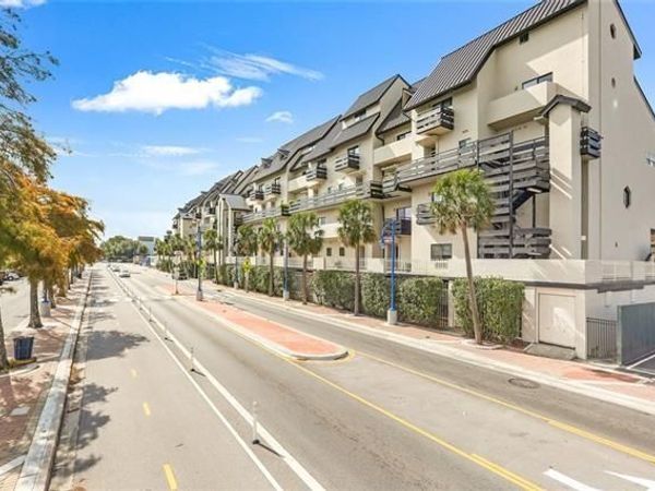 7300 LAKESHORE Drive, Unit 6, New Orleans, LA 70124