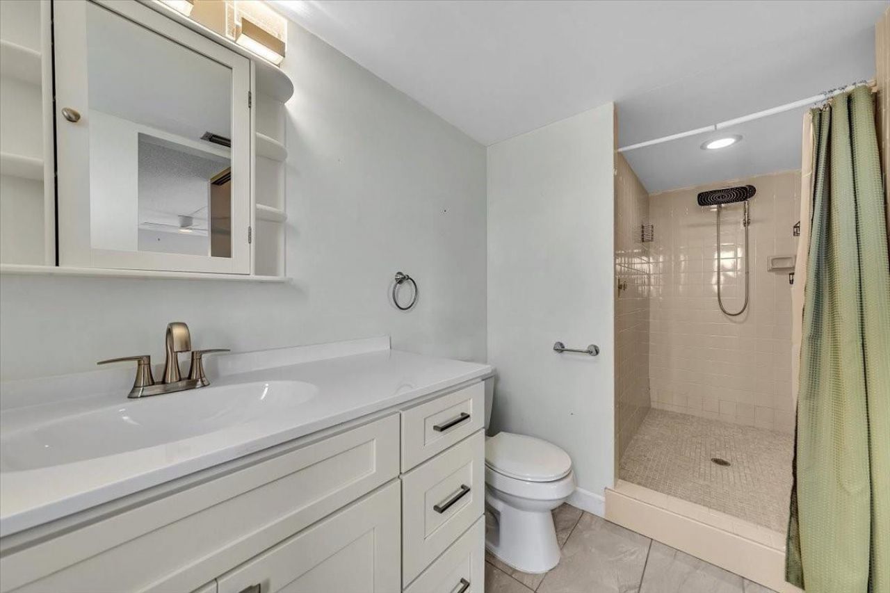 2112 S Cypress Bend Drive, Unit 508, Pompano Beach, FL 33069 Photo