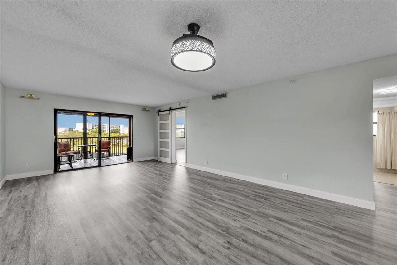 2112 S Cypress Bend Drive, Unit 508, Pompano Beach, FL 33069 Photo