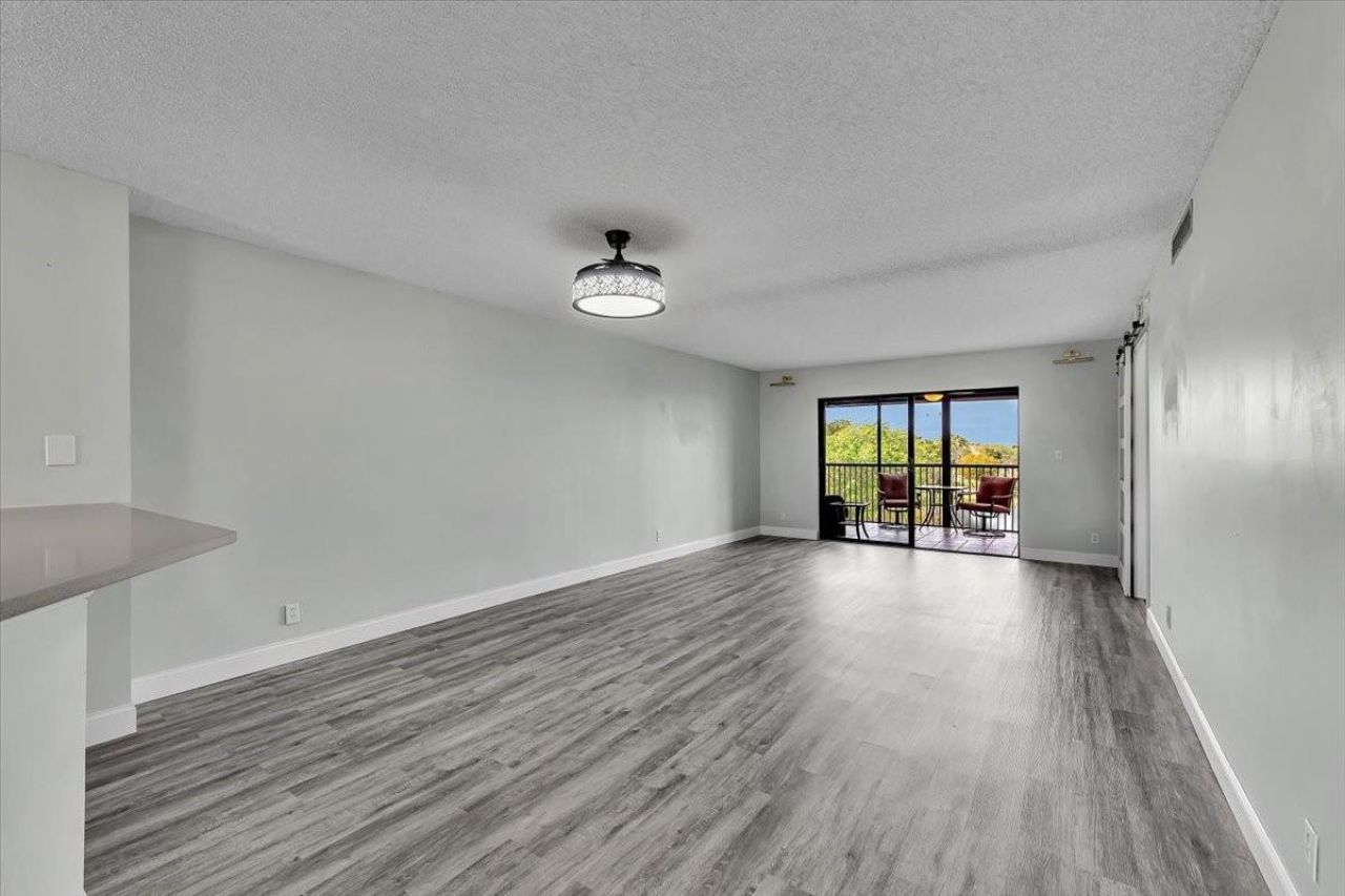 2112 S Cypress Bend Drive, Unit 508, Pompano Beach, FL 33069 Photo