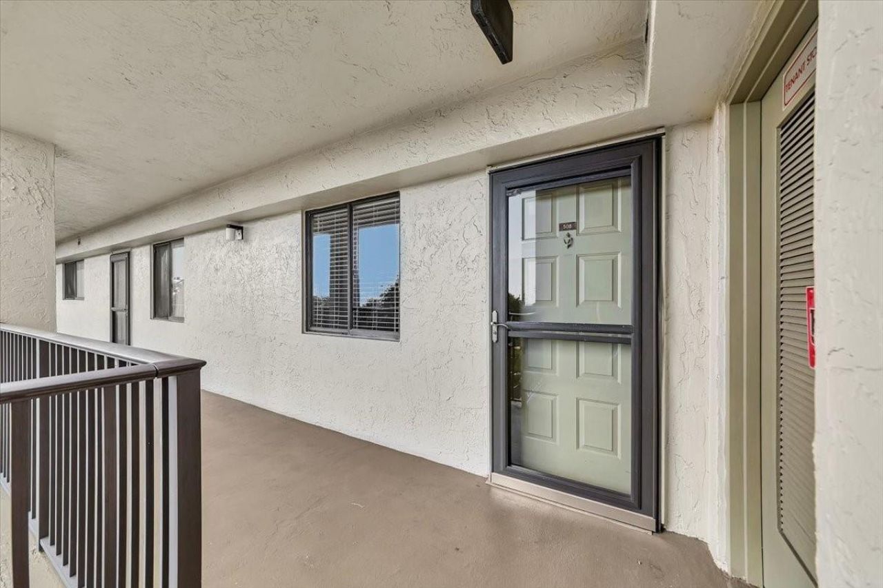 2112 S Cypress Bend Drive, Unit 508, Pompano Beach, FL 33069 Photo