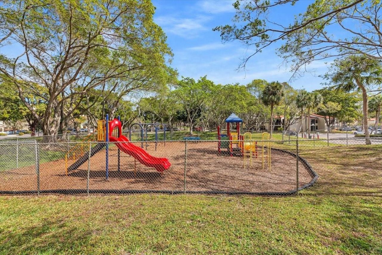 2112 S Cypress Bend Drive, Unit 508, Pompano Beach, FL 33069 Photo