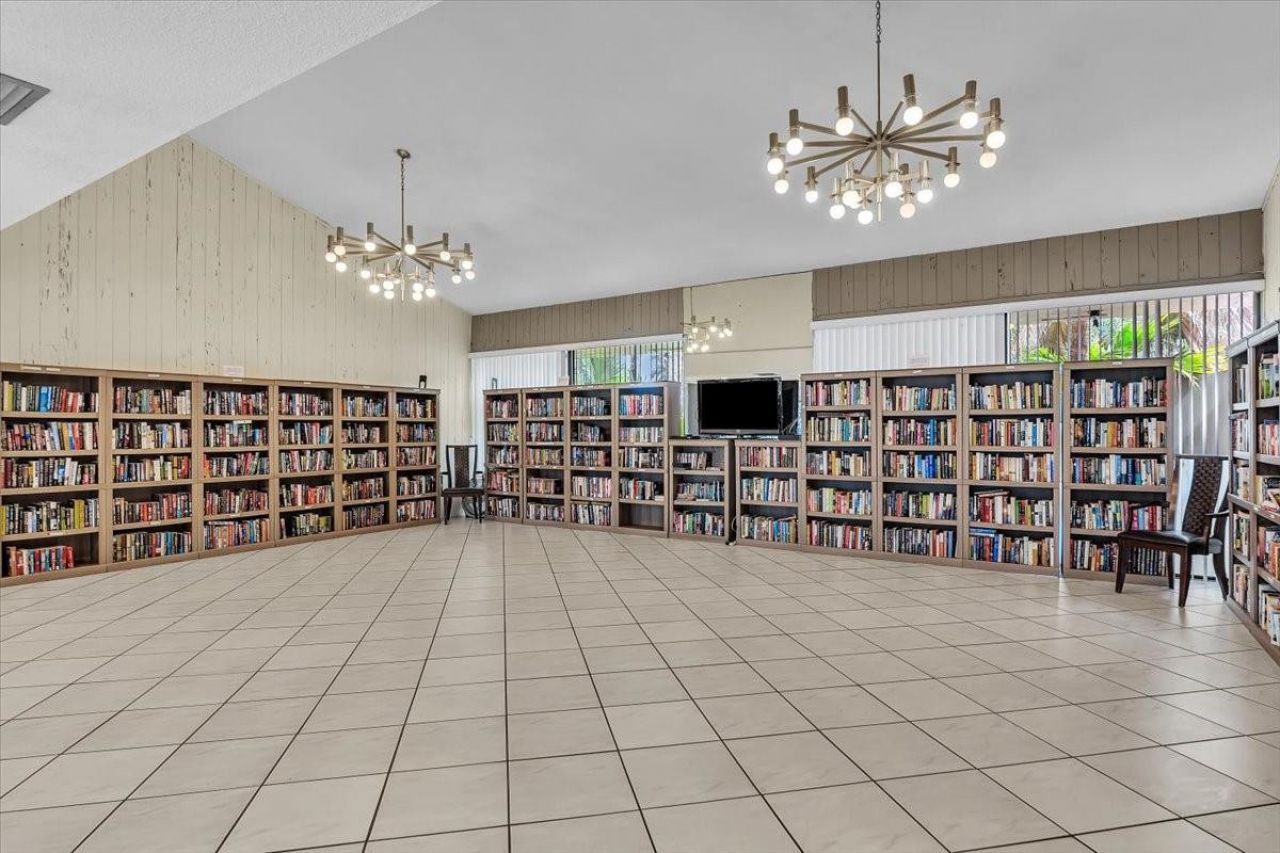 2112 S Cypress Bend Drive, Unit 508, Pompano Beach, FL 33069 Photo