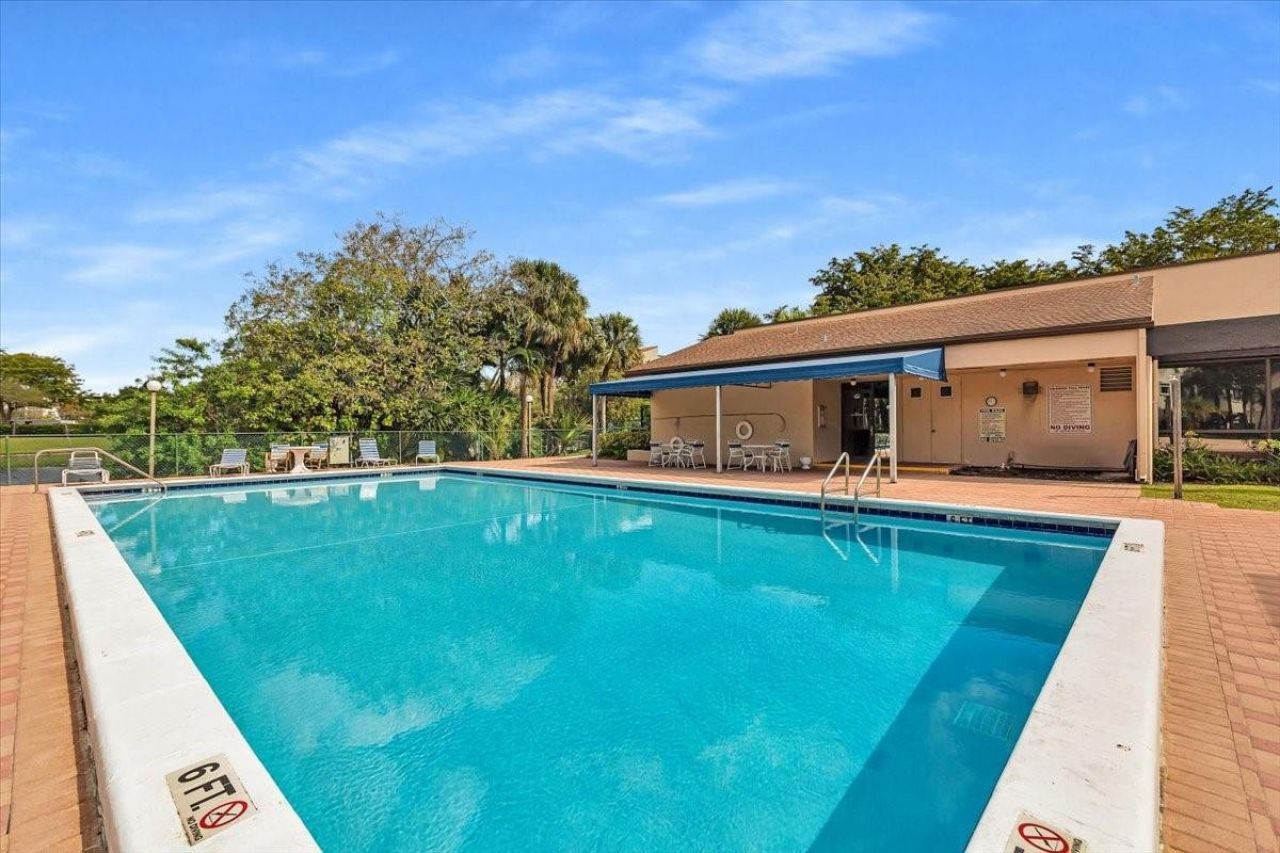 2112 S Cypress Bend Drive, Unit 508, Pompano Beach, FL 33069 Photo