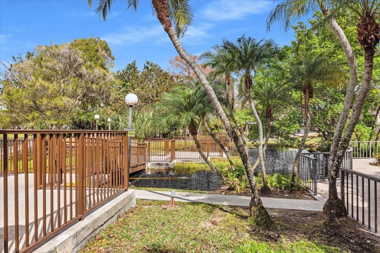 2112 S Cypress Bend Drive, Unit 508, Pompano Beach, FL 33069 Photo