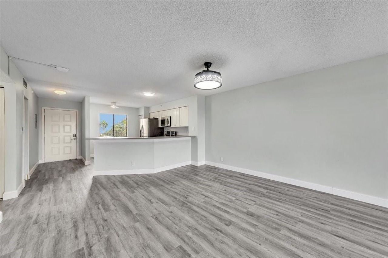 2112 S Cypress Bend Drive, Unit 508, Pompano Beach, FL 33069 Photo