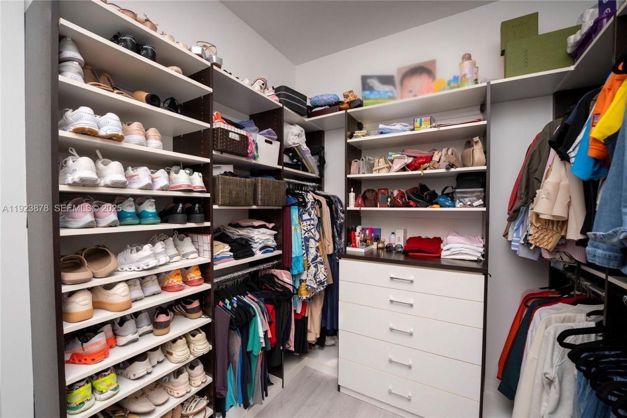 8340 NW 33 Terrace, Doral, FL 33122 Photo