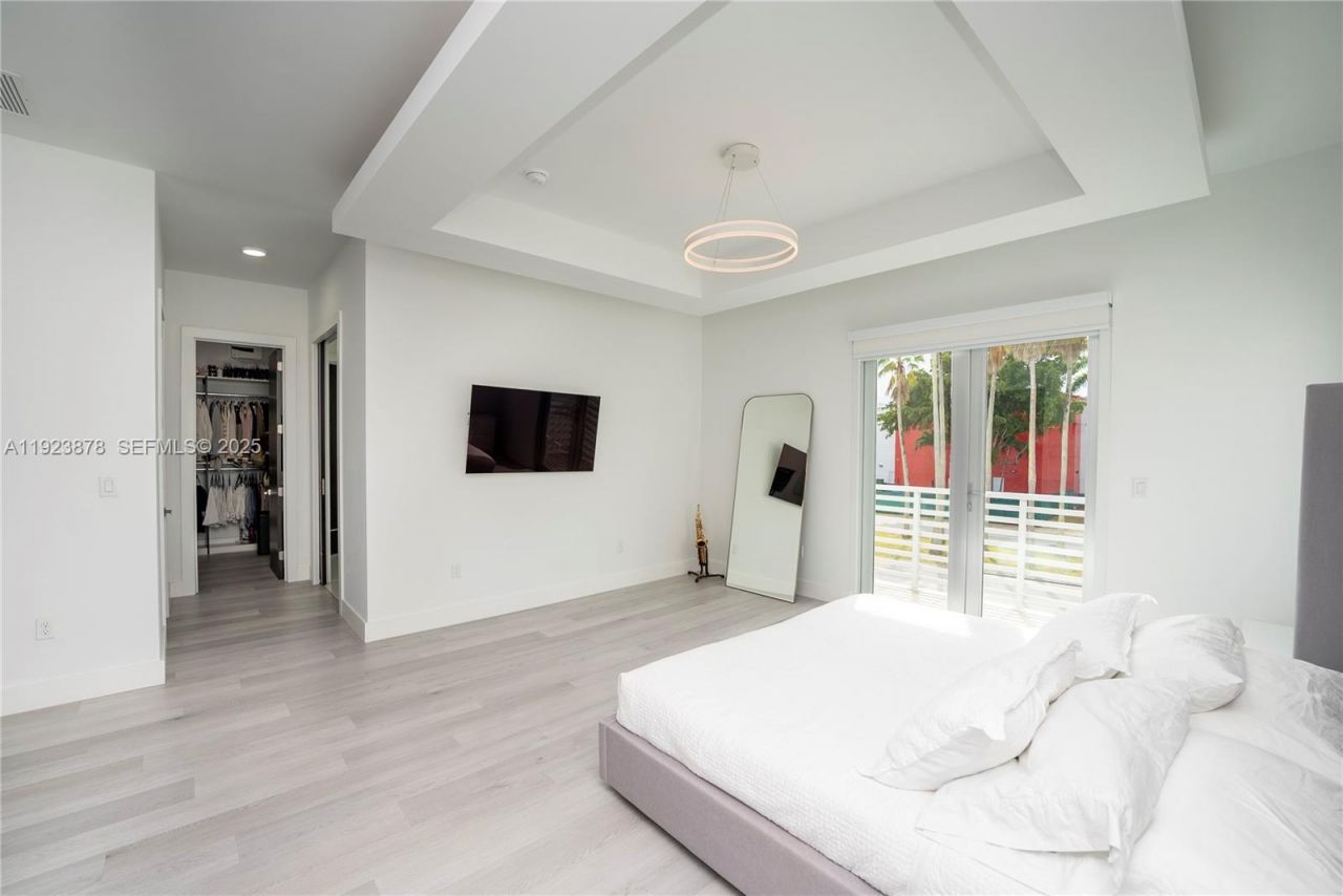 8340 NW 33 Terrace, Doral, FL 33122 Photo