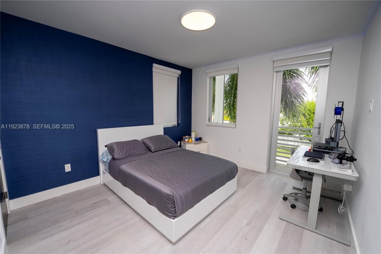 8340 NW 33 Terrace, Doral, FL 33122 Photo