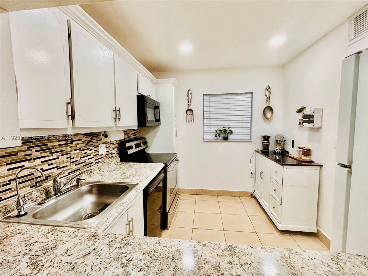 8350 Sands Point Blvd, Unit E104, Tamarac, FL 33321 Photo