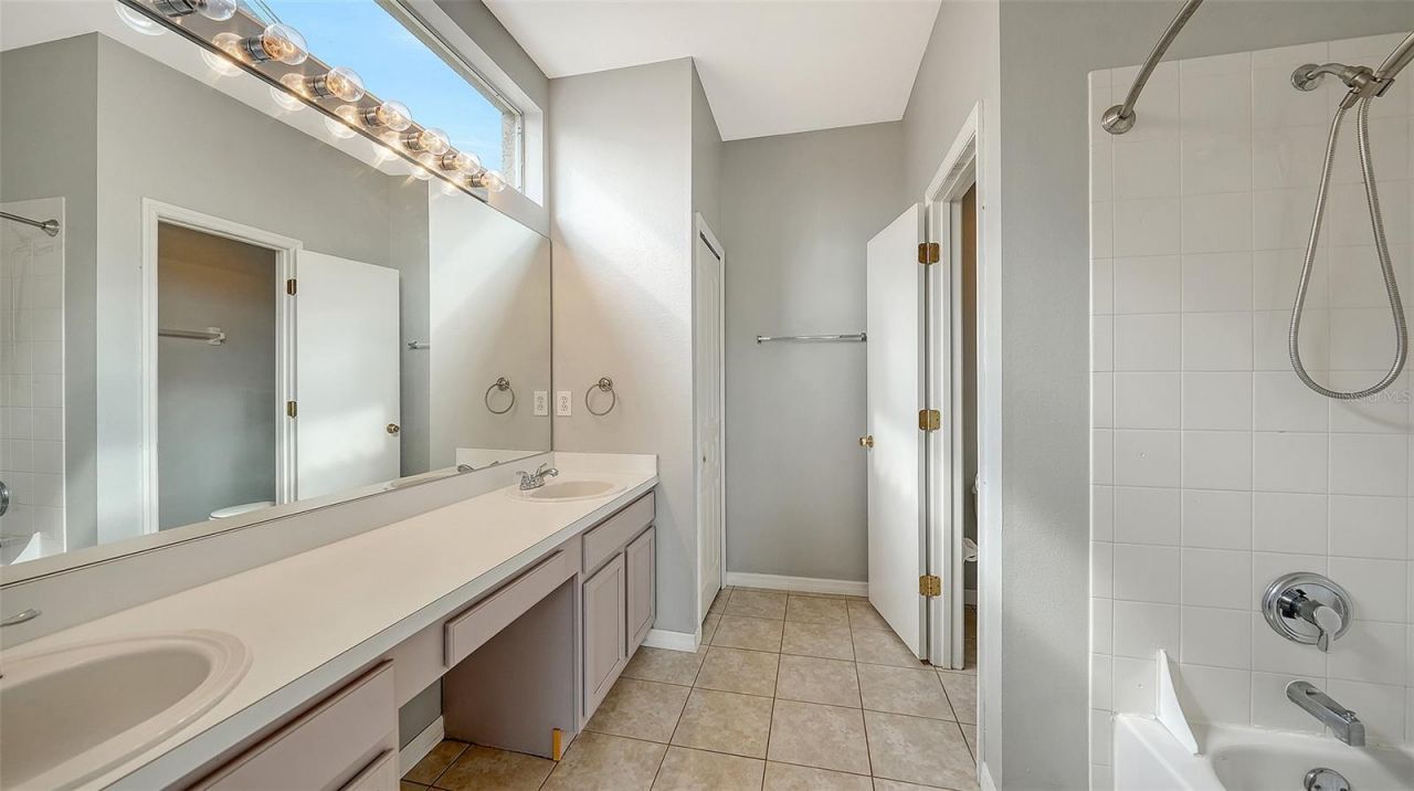 5513 47th Court E, Bradenton, FL 34203 Photo