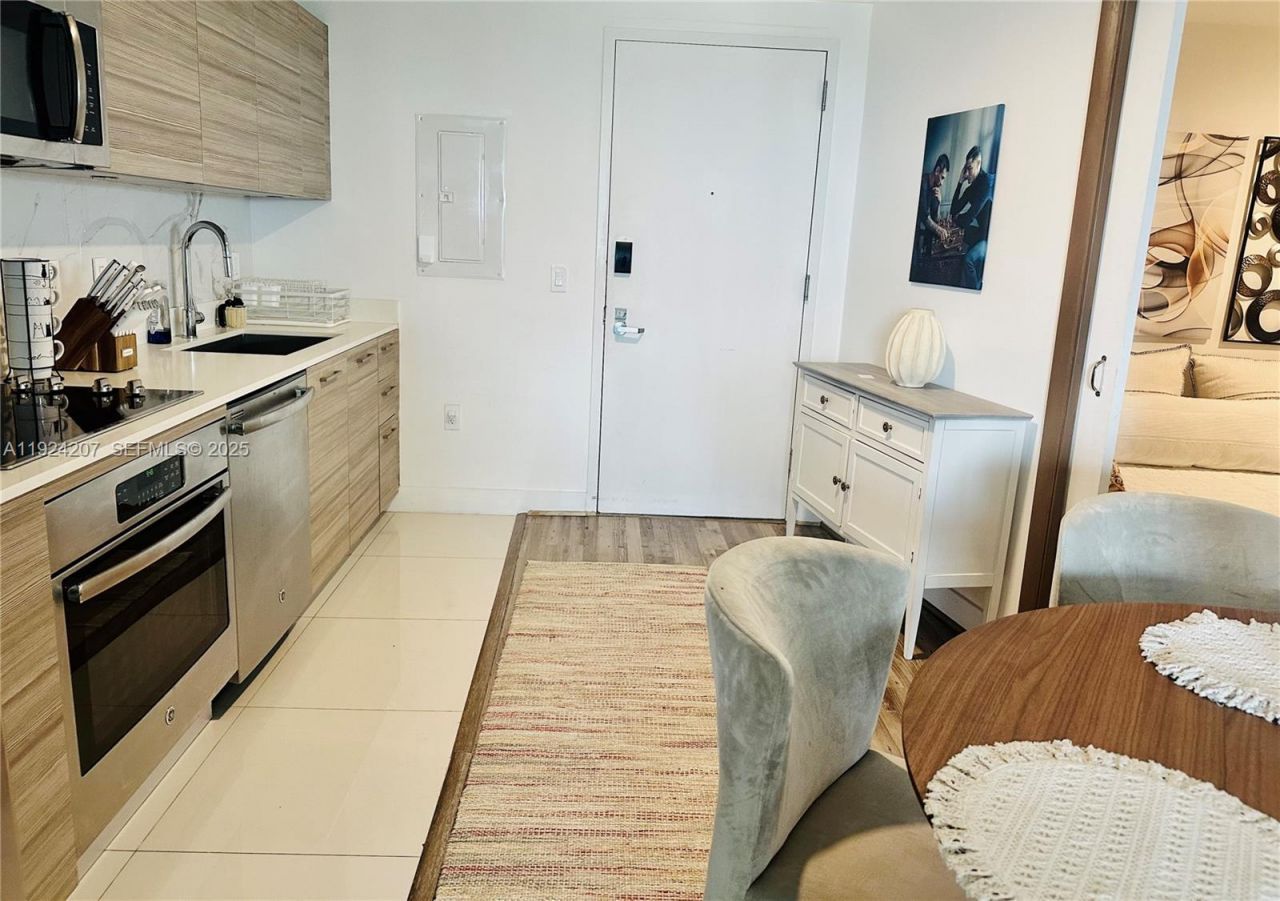 121 NE 34th St, Unit 3014, Miami, FL 33137 Photo